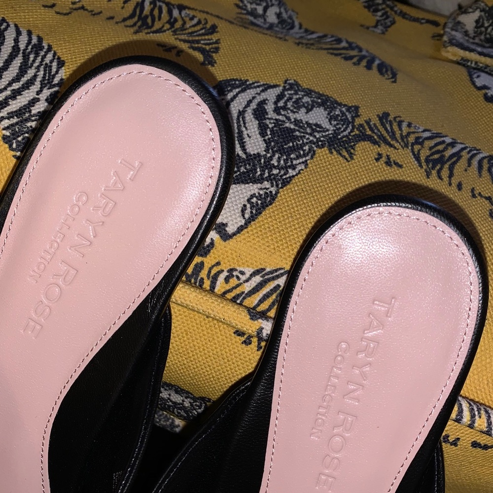 TARYN ROSE 🌹 SANDALS - Picture 7 of 8